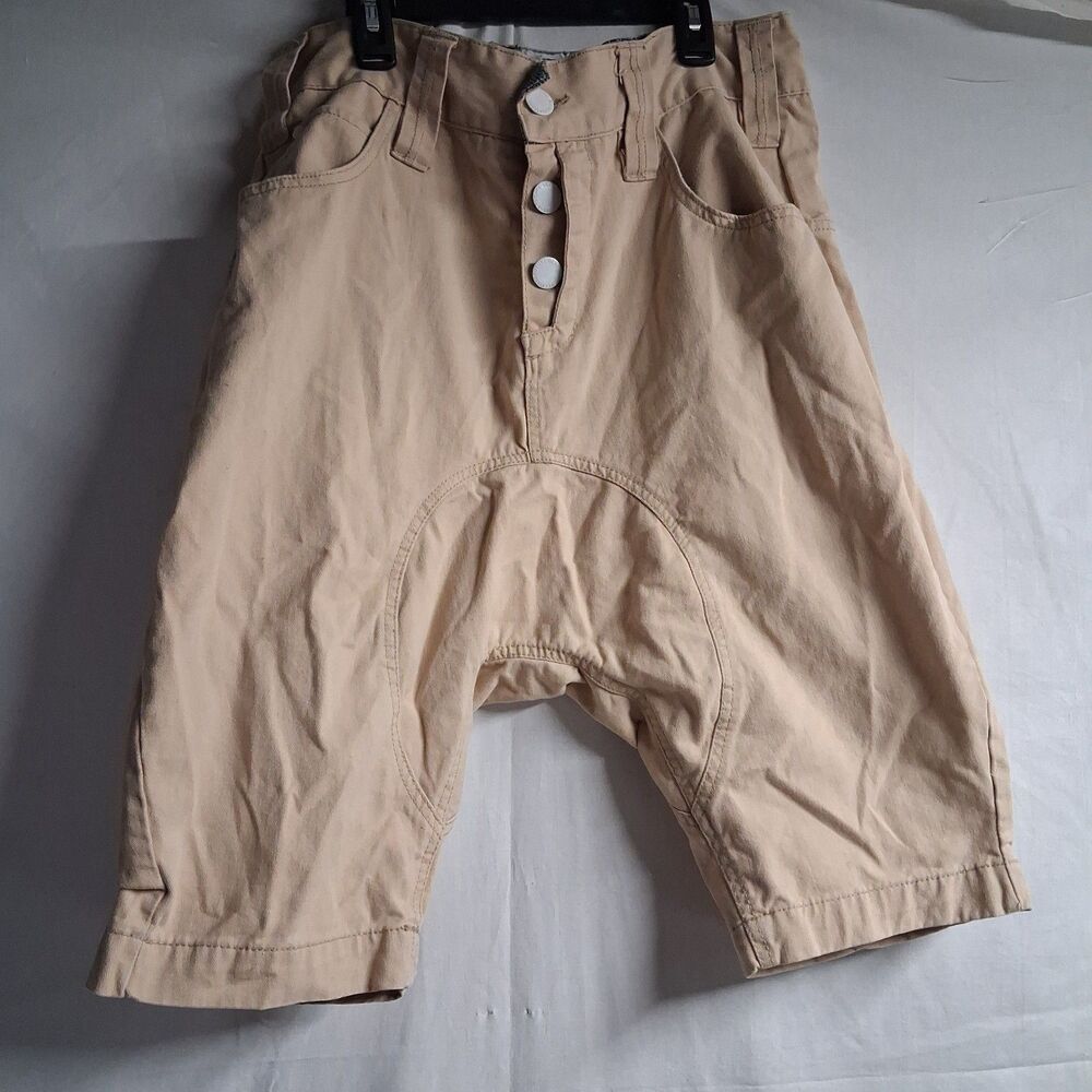 Future Revolution  Men Size 34  Shorts  Khaki